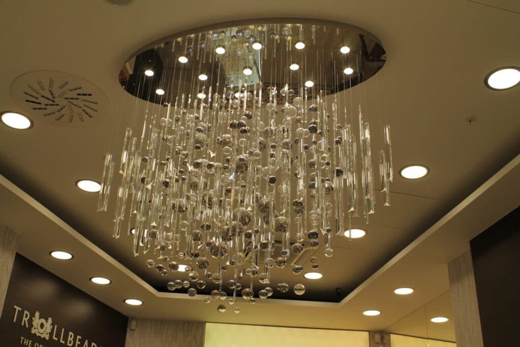 Timeless bespoke chandelier design for modern homes