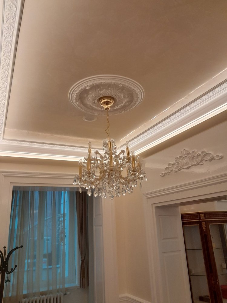 Premium glass chandelier made with craftsmanship
