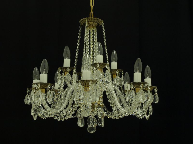 Contemporary crystal lighting by Magnolia Blossom Interiors
