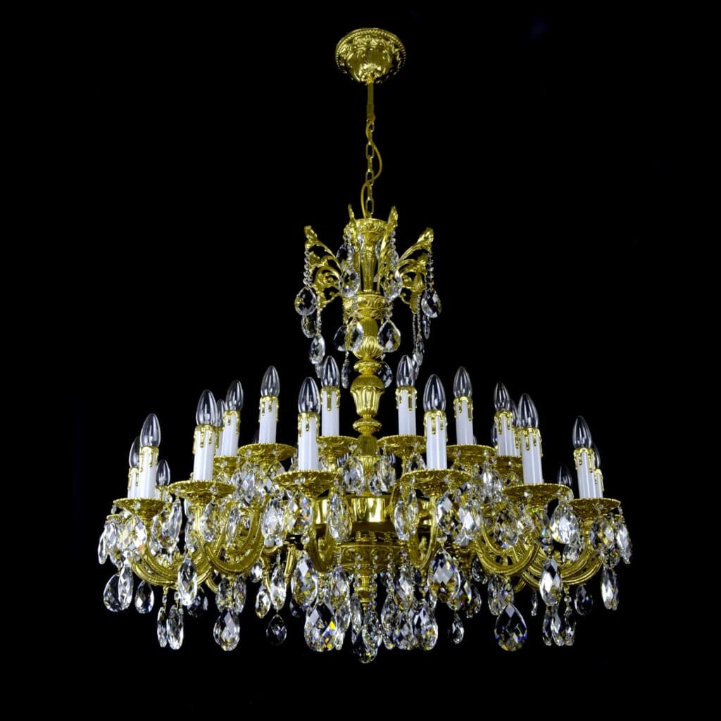 Luxury design chandelier by Magnolia Blossom Interiors