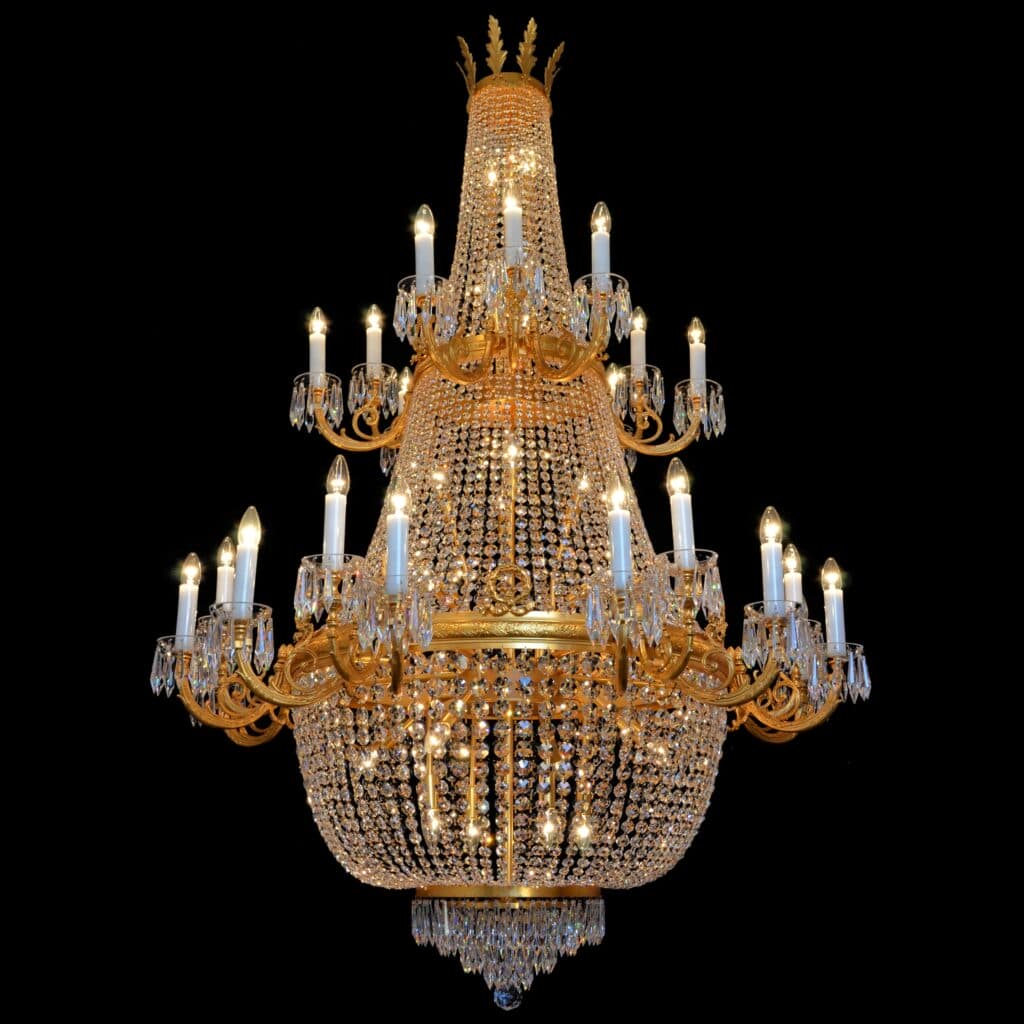 Timeless bespoke chandelier design for modern homes