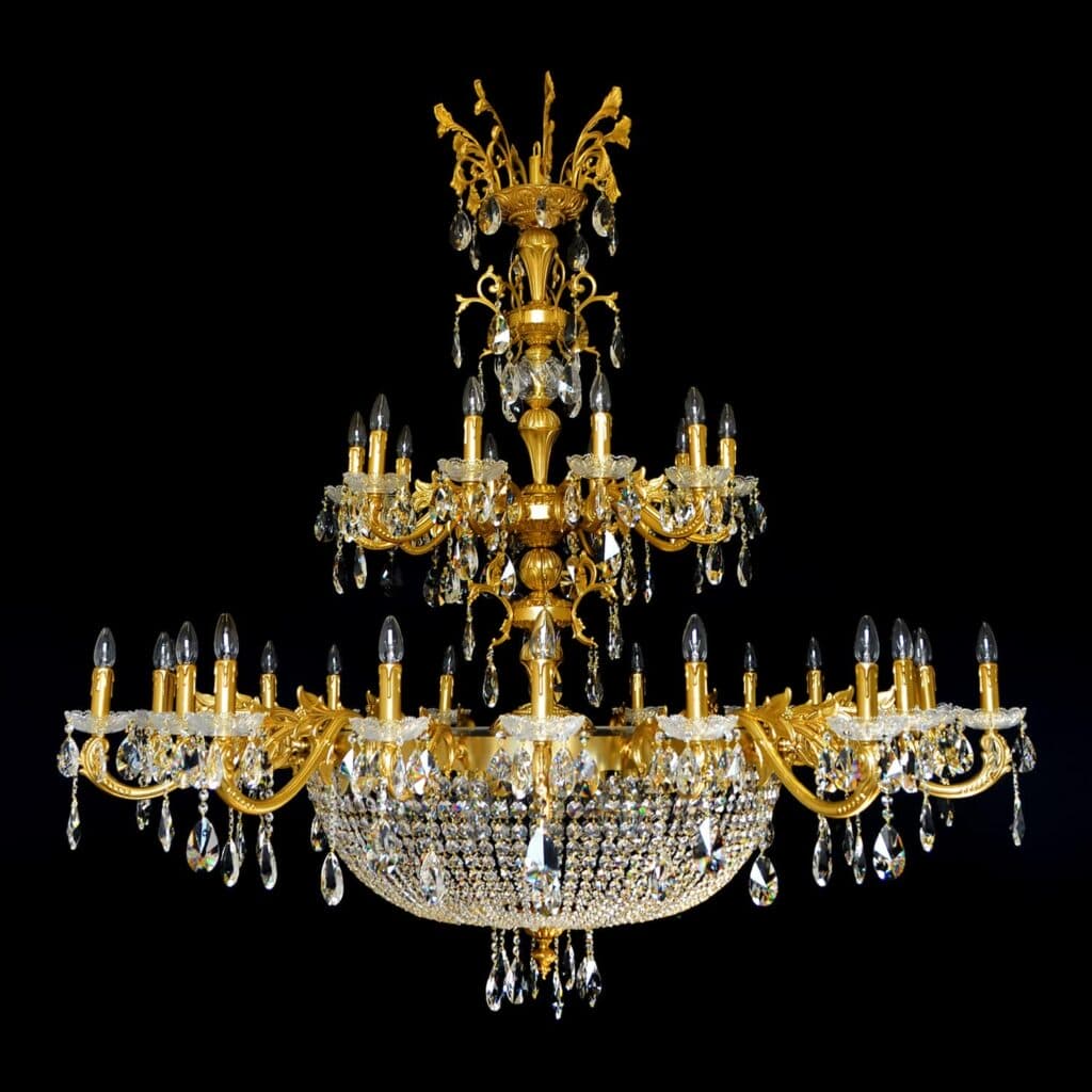 Luxury design chandelier by Magnolia Blossom Interiors
