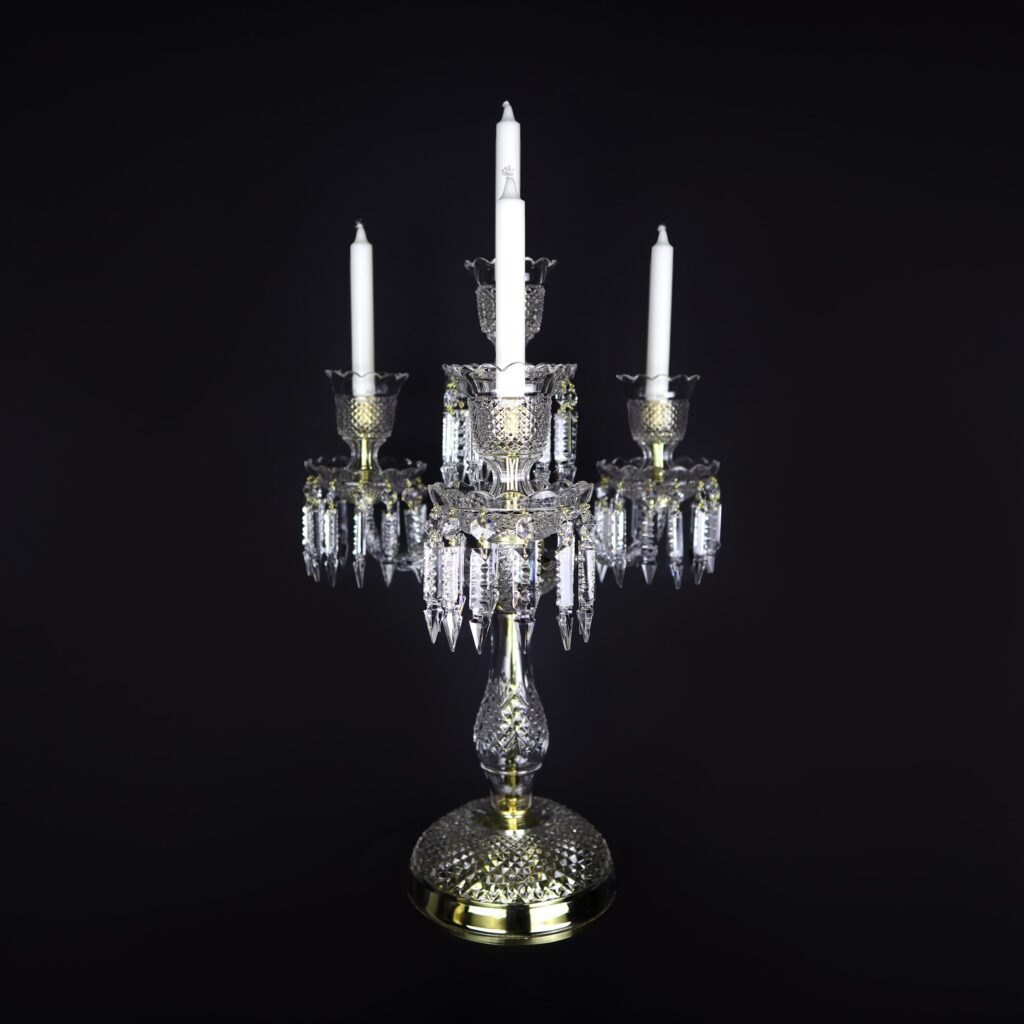 Modern chandelier inspired by organic beauty