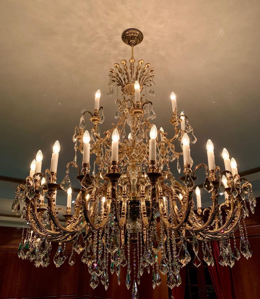 Elegant chandelier design enhancing home atmosphere