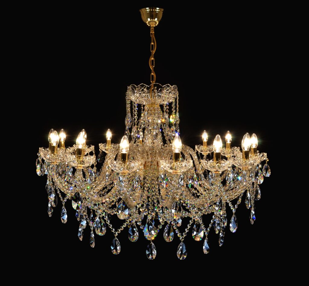 Luxury design chandelier by Magnolia Blossom Interiors
