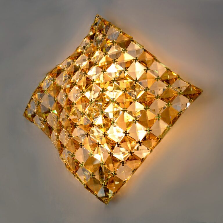 Premium glass chandelier made with craftsmanship
