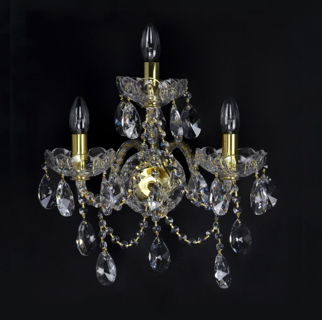 Luxury design chandelier by Magnolia Blossom Interiors