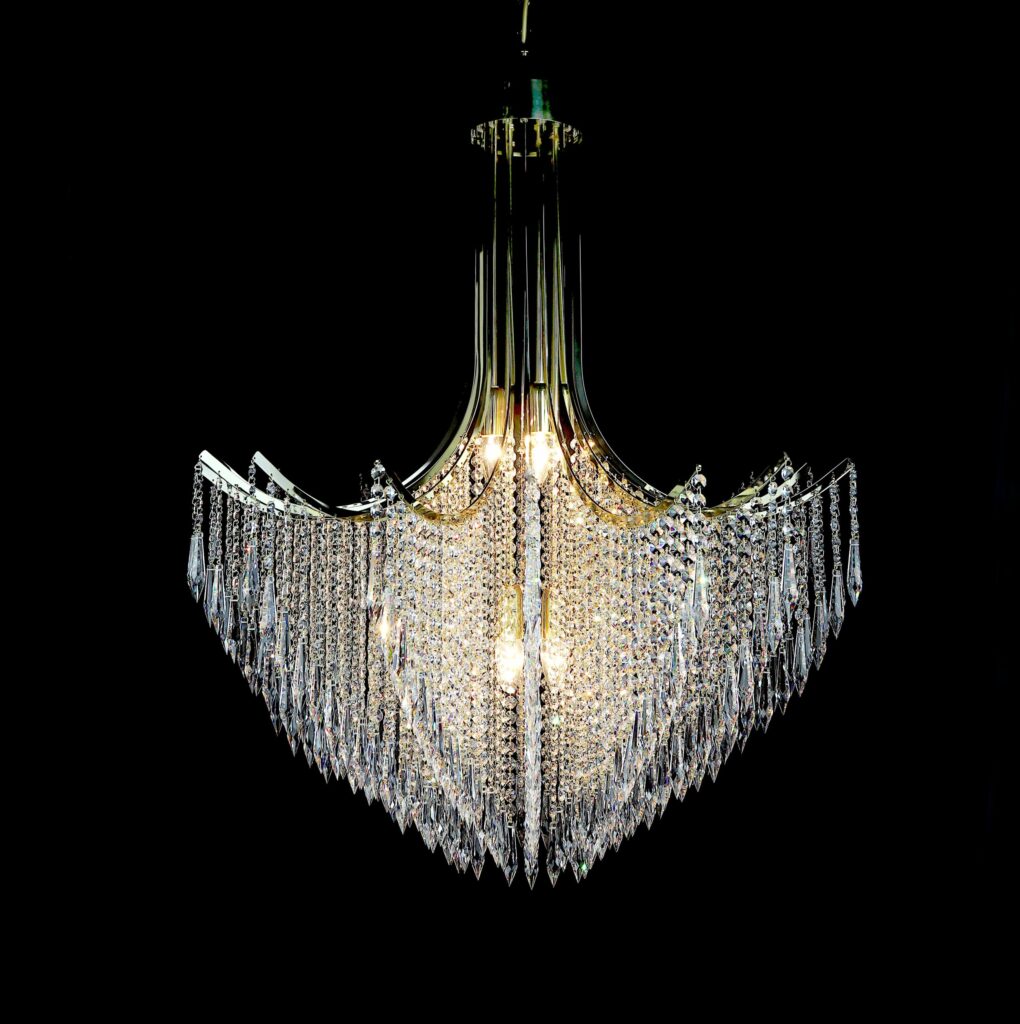 Modern chandelier inspired by organic beauty