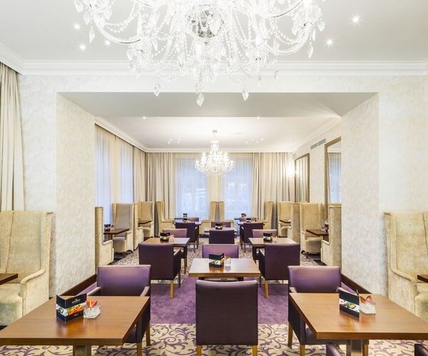 Elegant chandelier design enhancing home atmosphere