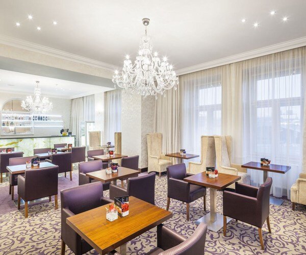 Bespoke glass chandelier crafted in Europe