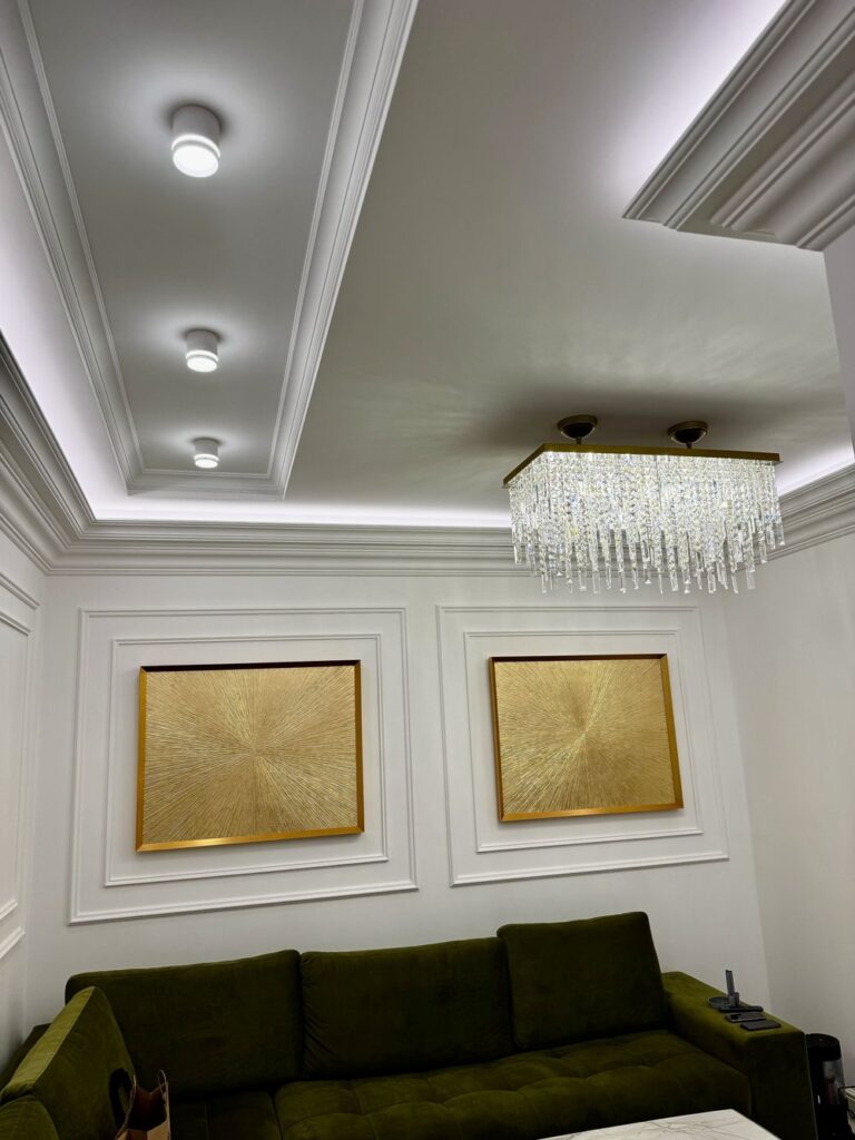 Luxury chandelier crafted for contemporary homes